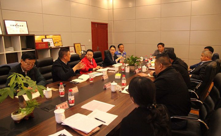 區(qū)工信局張乃成局長(zhǎng)做了總結(jié)發(fā)言