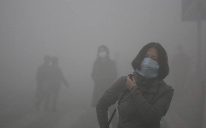 秸稈焚燒造成霧霾，嚴重污染空氣