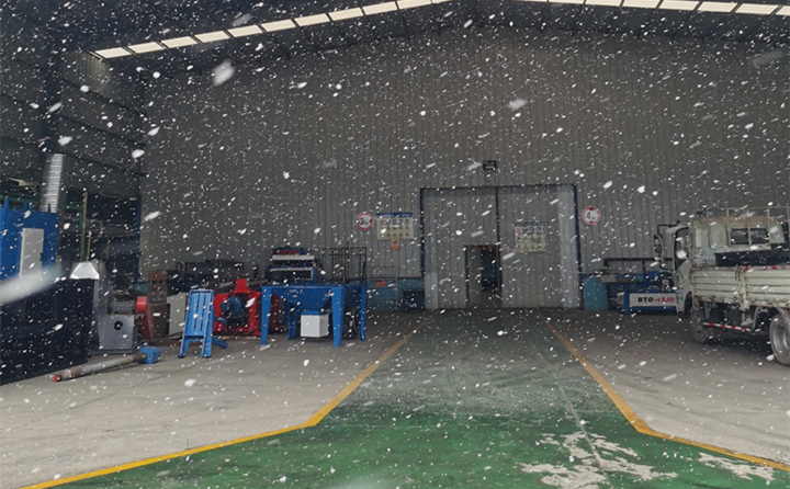 雪中金格瑞車(chē)間