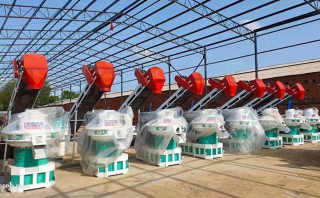 秸稈制粒機(jī)生物質(zhì)顆粒燃料加工廠
